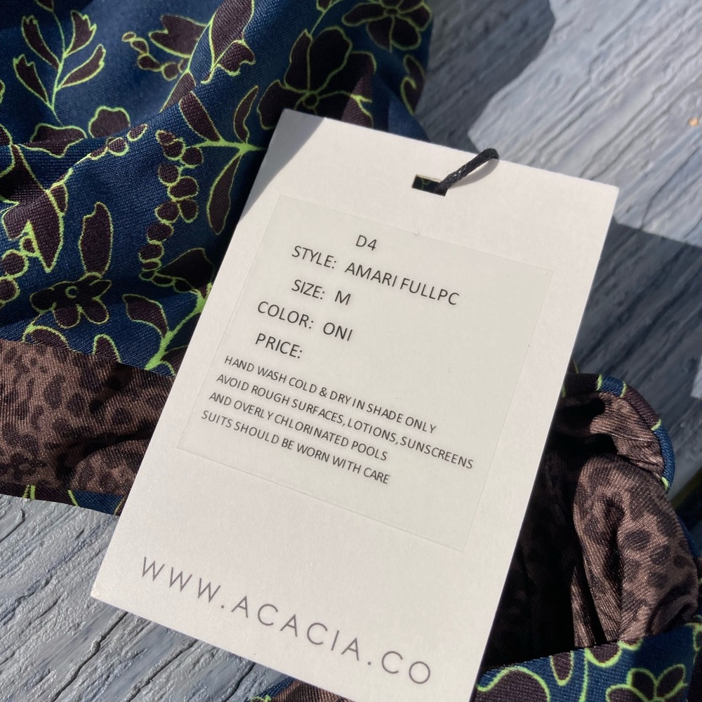 ACACIA - Amari Full Piece Cut Out Swimsuit in Oni - M - Picture 6 of 16